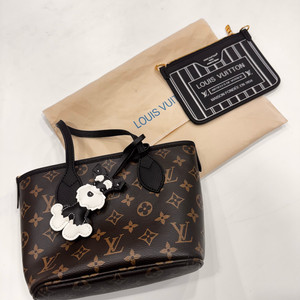 루이비통 네버풀 반둘리에 인사이드 아웃 BB 모노그램 블랙