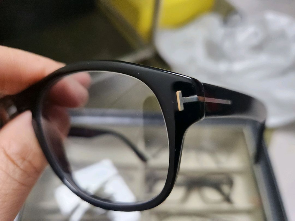 톰포드 브래드피트 안경 및 선글라스 유일매물 아카이브--3