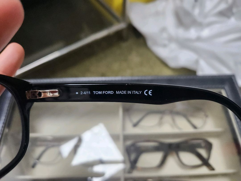 톰포드 브래드피트 안경 및 선글라스 유일매물 아카이브--7
