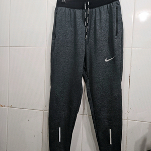 나이키857839-011(남31~32)