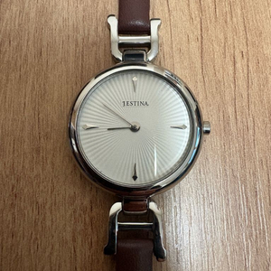 제이에스티나(J.ESTINA) 여성 가죽 시계-새 스트랩