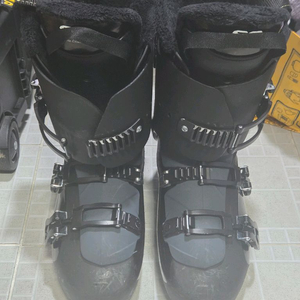 [달벨로] 스키부츠 (275mm)