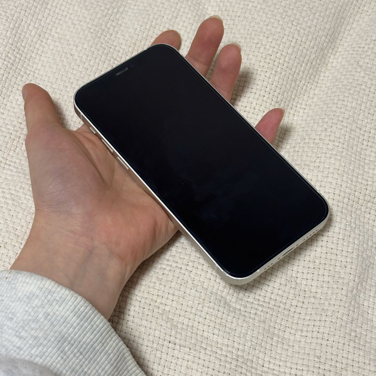 아이폰12 128GB 화이트 / 액정 깨짐 없음 이미지