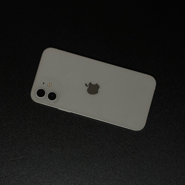 아이폰12 128GB 화이트 / 액정 깨짐 없음 이미지