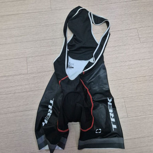 본트레거 인폼 트렉. 자전거 사이클링 빕숏. 빕쇼츠 이미지