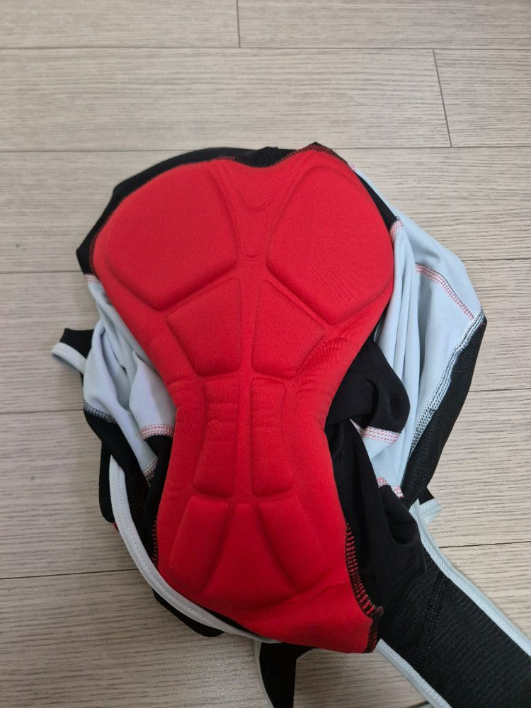 본트레거 인폼 트렉. 자전거 사이클링 빕숏. 빕쇼츠 이미지