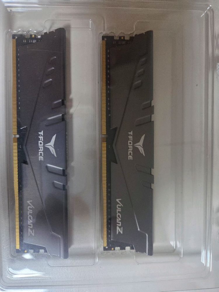 팀그룹 DDR4 불칸Z 16GB 4000hz 고성능 메모리 2개 세트 팝니다--1