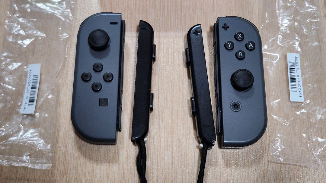 닌텐도 스위치 조이콘 그레이 + 충전 거치대--2