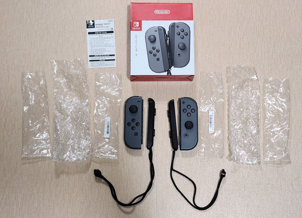 닌텐도 스위치 조이콘 그레이 + 충전 거치대--4