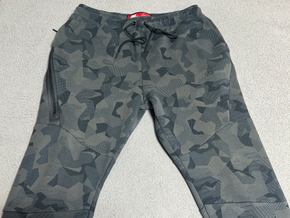 L 나이키 테크팩 블랙 후드집업 / 테크팩 카모플라쥬 팬츠--3