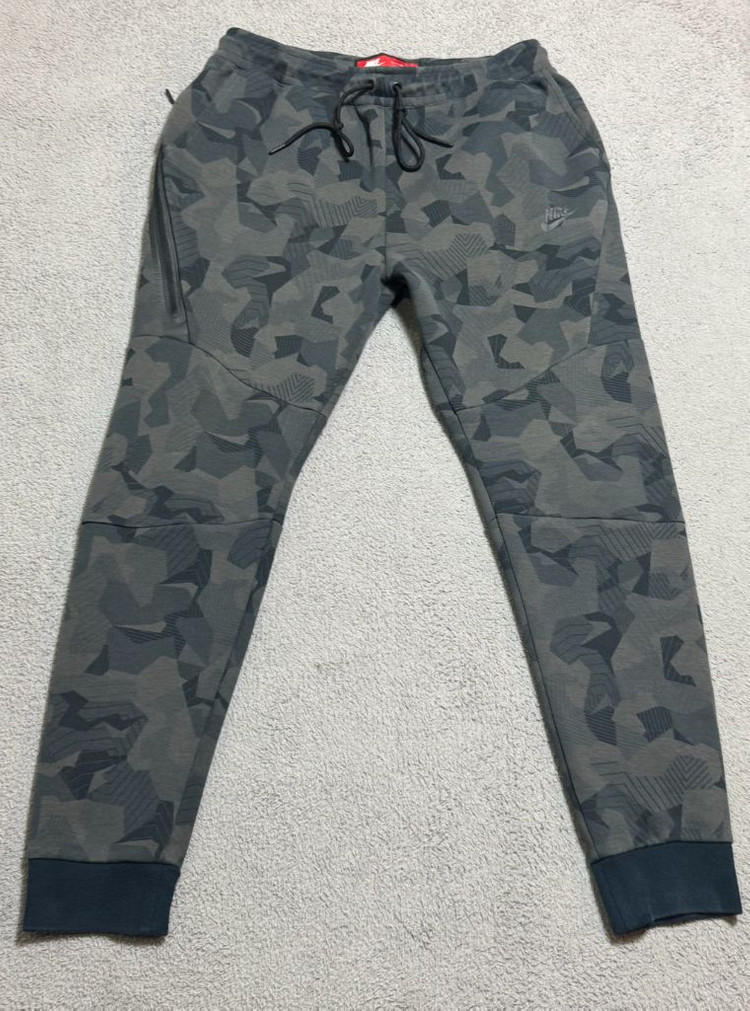 L 나이키 테크팩 블랙 후드집업 / 테크팩 카모플라쥬 팬츠--7