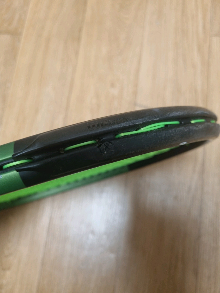 윌슨 블레이드 v8 테니스라켓 이미지