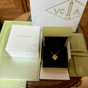 반클리프아펠 기요세 옐골 목걸이