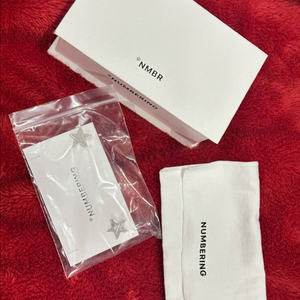 (새상품) NUMBERING 넘버링 실버 별 귀걸이 스타 이어링