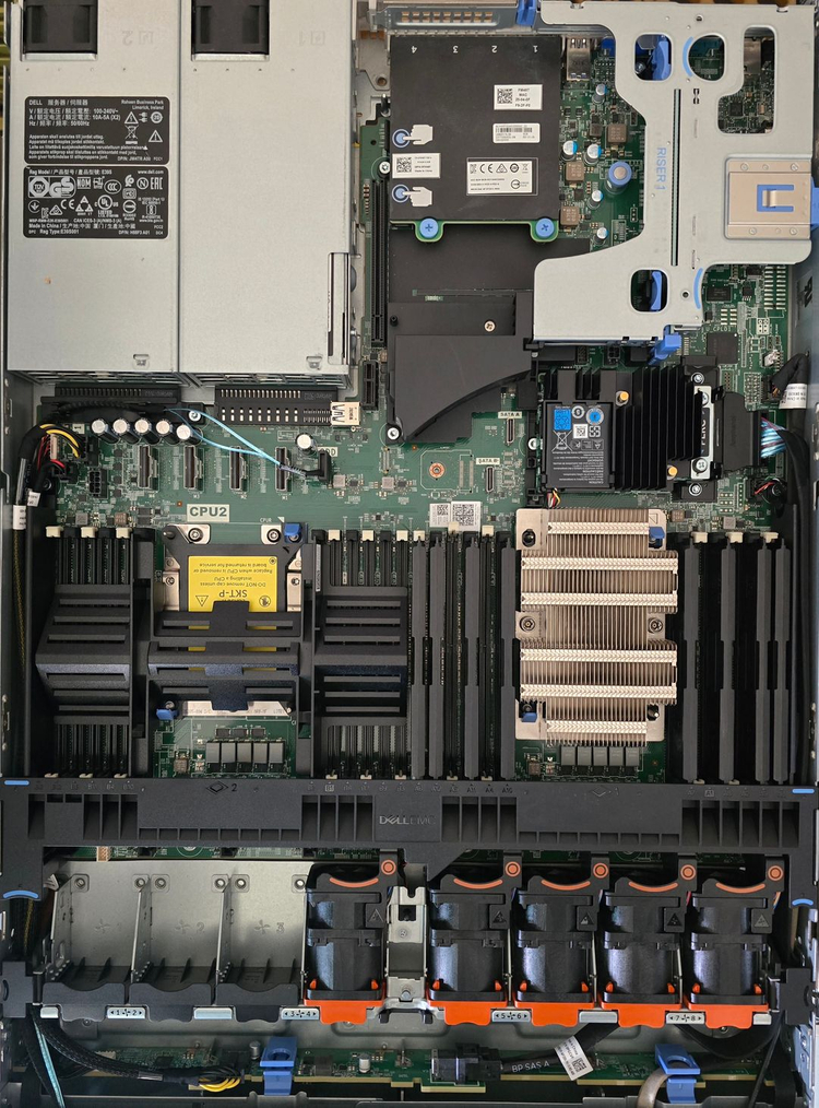 (1U 서버) DELL R640 LFF 4BAY 스케일러블 중고서버--1