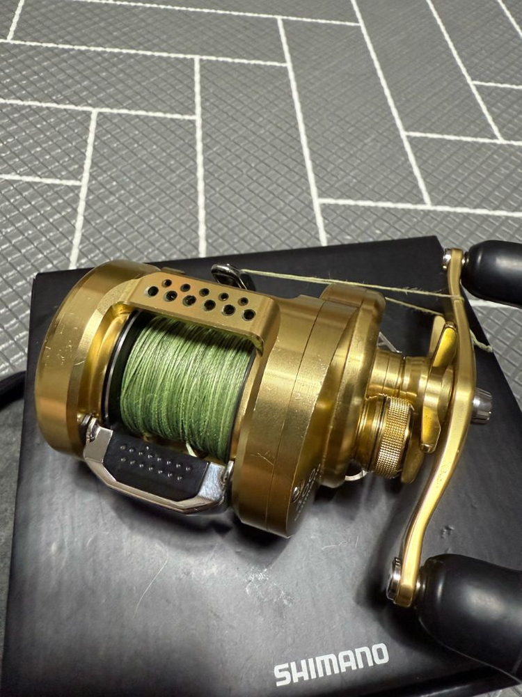 윤성보증 시마노 18 캘커타 콘퀘스트 400 금콩 릴 판매합니다--1