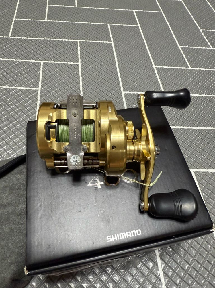 윤성보증 시마노 18 캘커타 콘퀘스트 400 금콩 릴 판매합니다--3