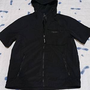 캘빈클라인 얇은반팔바람막이 100 가슴58 기장72