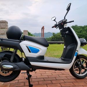 모두나와 m1전기스쿠터 72V40A 리튬배터리장착