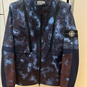 스톤아일랜드 리액티브 화이트와펜 점퍼 L (새상품,한정판)