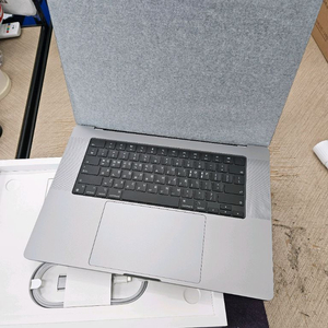 단순개봉 미사용 맥북프로 16인치 M2 MAX 32GB 1TB