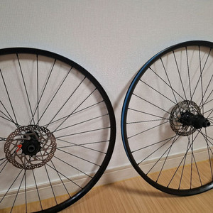 mtb 휠셋 팝니다 29인치 부스트 ms 튜브 타이어 로터 포함