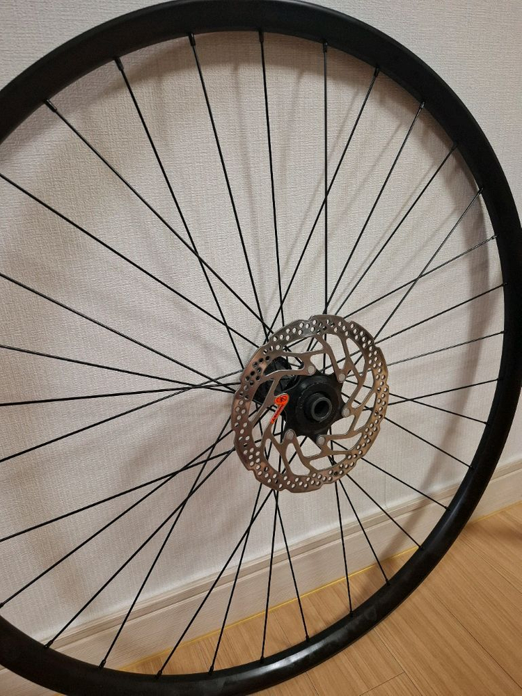 mtb 휠셋 팝니다 29인치 부스트 ms 튜브 타이어 로터 포함--1