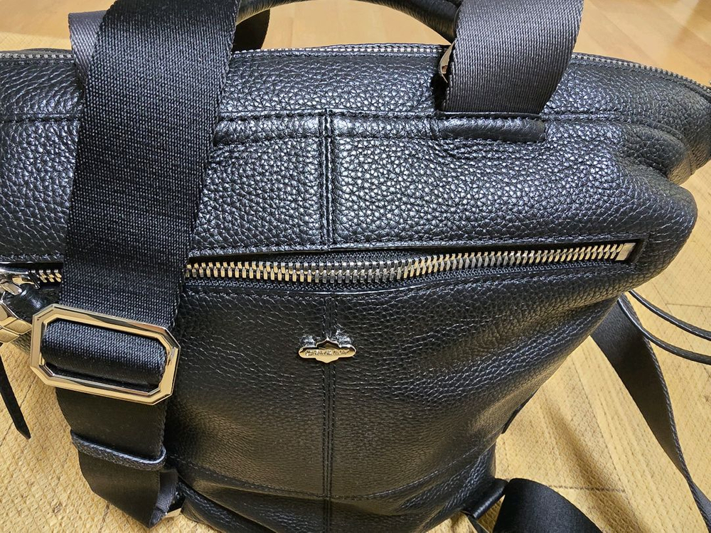 오야니 블랙 가죽 백팩 이미지