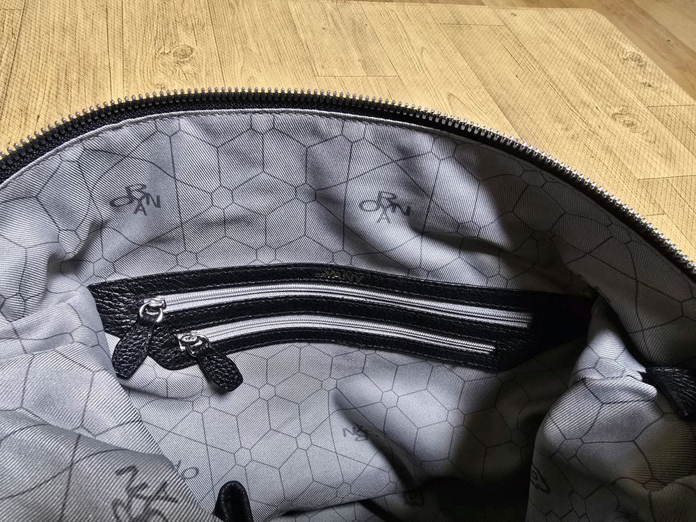 오야니 블랙 가죽 백팩 이미지