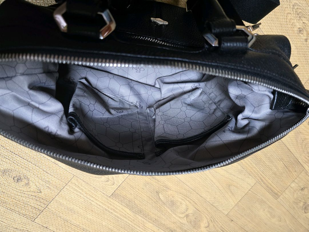 오야니 블랙 가죽 백팩 이미지