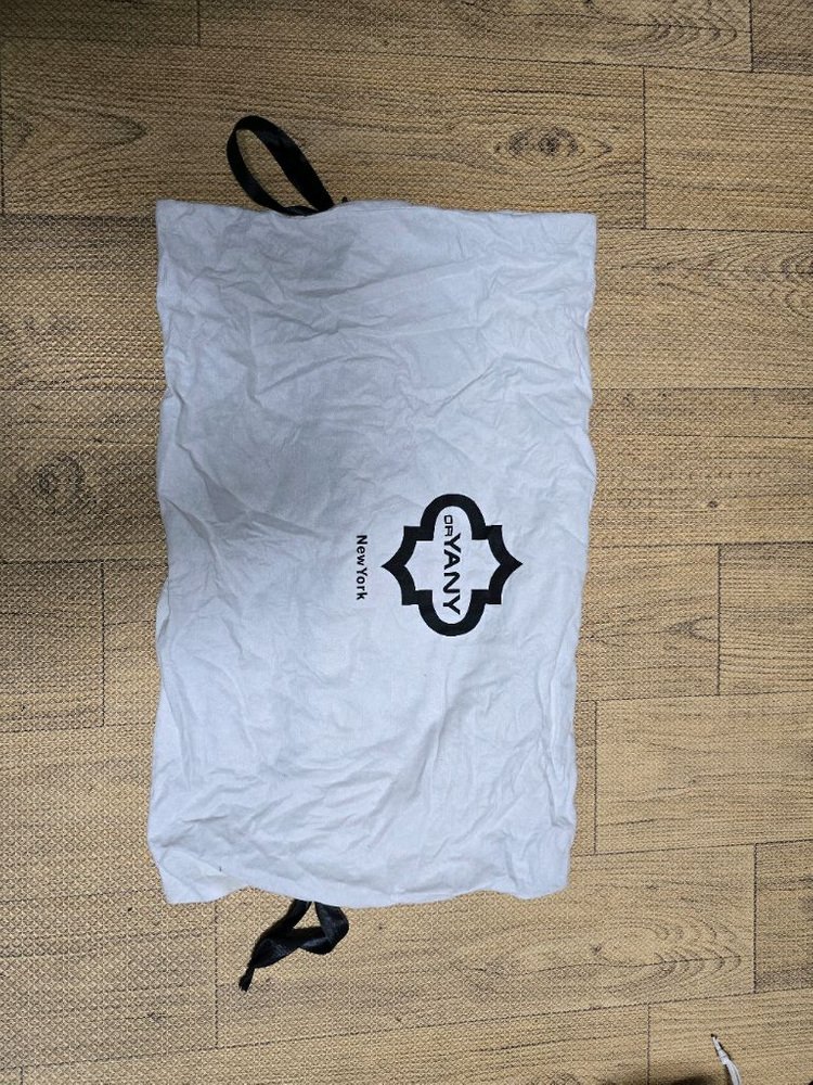 오야니 블랙 가죽 백팩 이미지