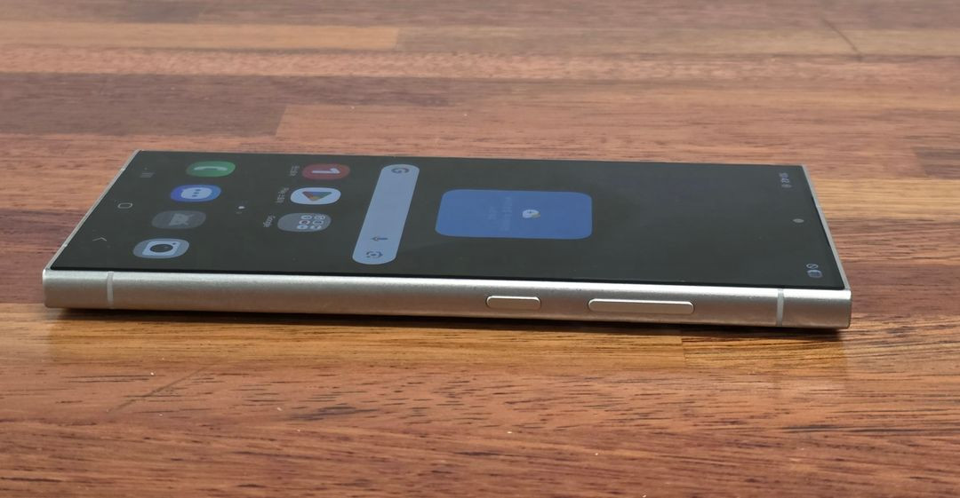 삼성 갤럭시S24 울트라 256GB 그레이(실버) 무잔상 공기계 중고폰 이미지