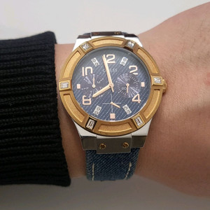 게스 GUESS 금장 남성 가죽 시계 팔찌 남자