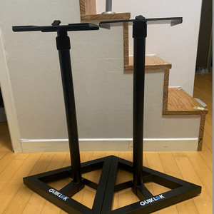 퀵락 모니터 스피커 스탠드 1조 (2개) 팝니다.