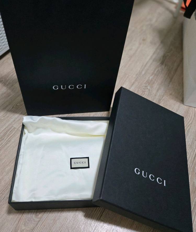 정품 구찌 미니 크로스백(시착미사용제품)급처분가 에눌가능--1