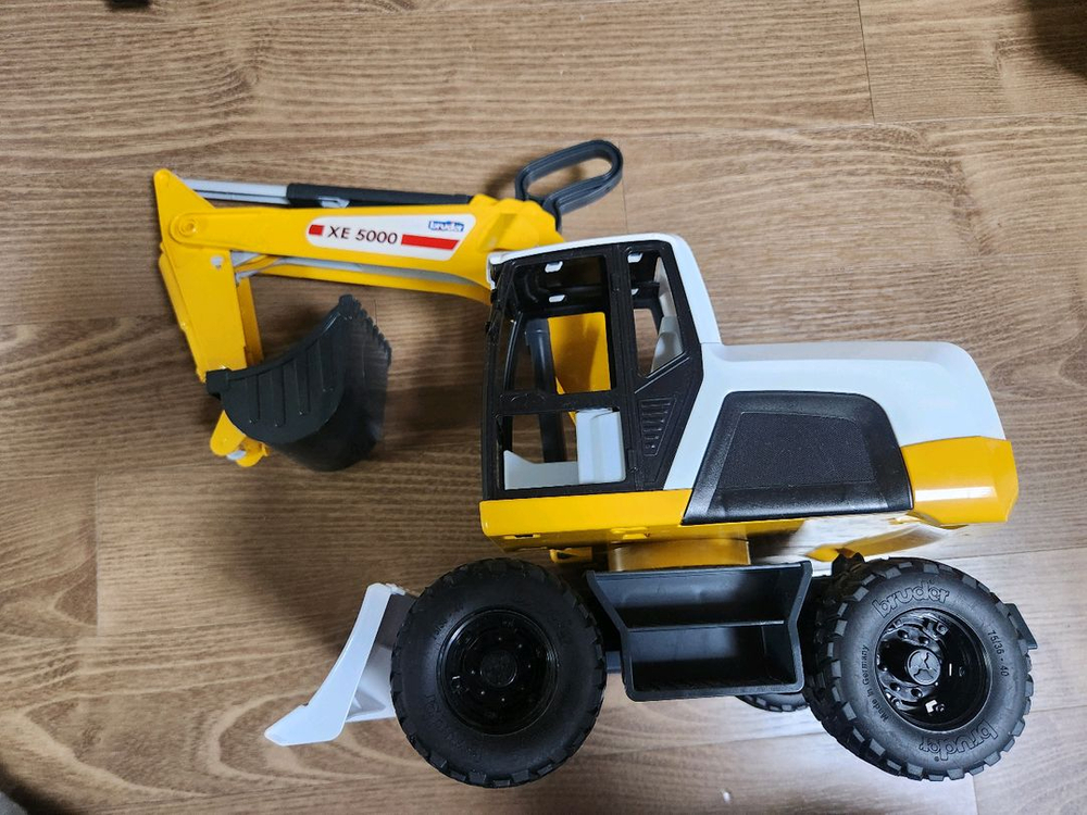 브루더 중장비(트레일러, 포크레인 2종, 불도저, 백호로더) 판매--1