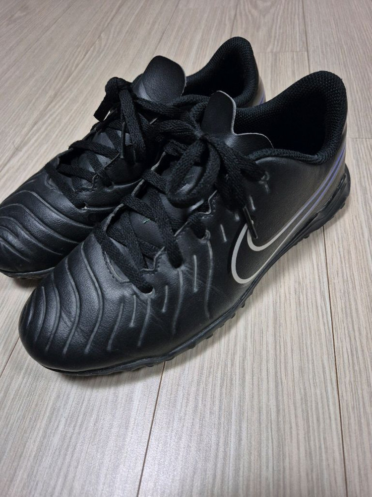 나이키 풋살화 235사이즈--2
