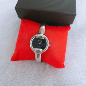 구찌 정품 1400L 명품 블랙 뱅글형 명품시계