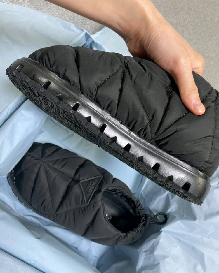 (정품) 프라다 패딩 슈즈 라일론 슈즈--1