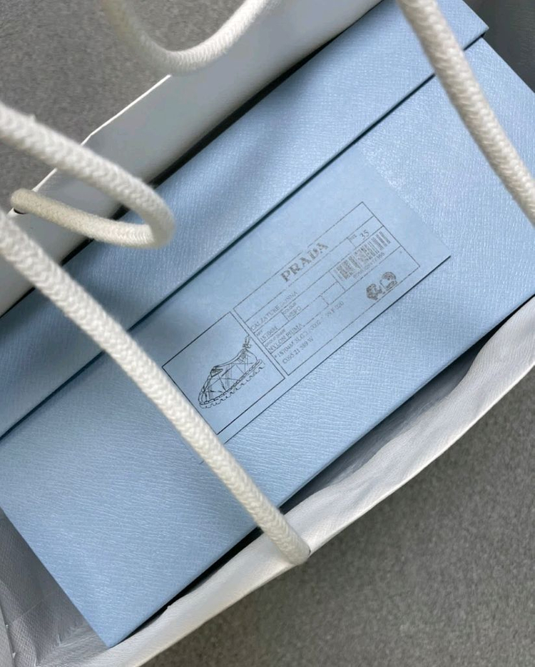 (정품) 프라다 패딩 슈즈 라일론 슈즈--5