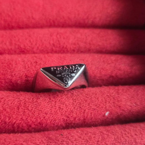 프스타일 삼각로고 실버블랙 반지8호 사이즈 (새상품)