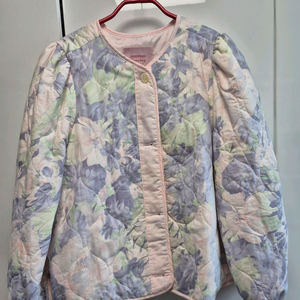 로즈베이 제작 플라워 자켓.