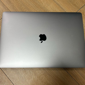 맥북프로2017 15인치 i7/16g/1tb 판매합니다