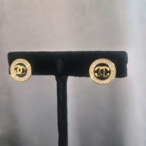 샤 귀걸이 심플귀걸이 금장 고급귀걸이 (새상품)