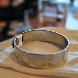 코치(COACH) 정품 메탈 뱅글 팔찌 / 박스/더스트백 포함