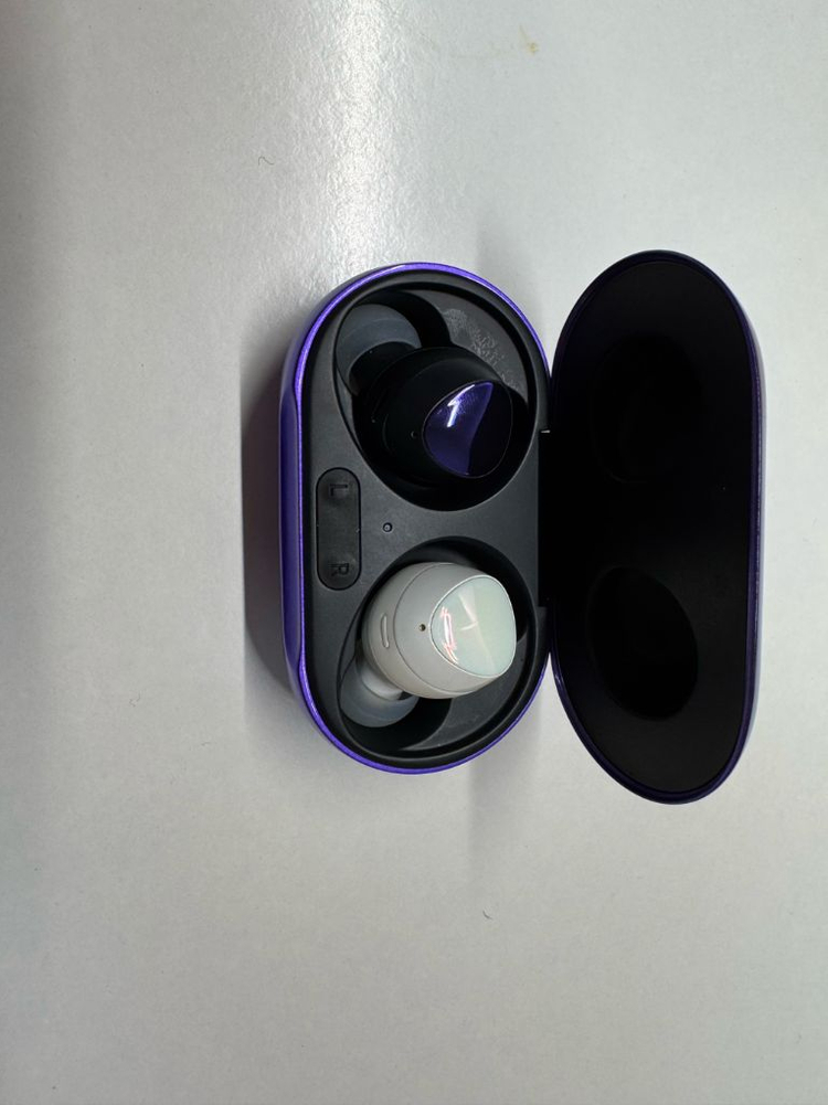 버즈플러스 BTS 이미지