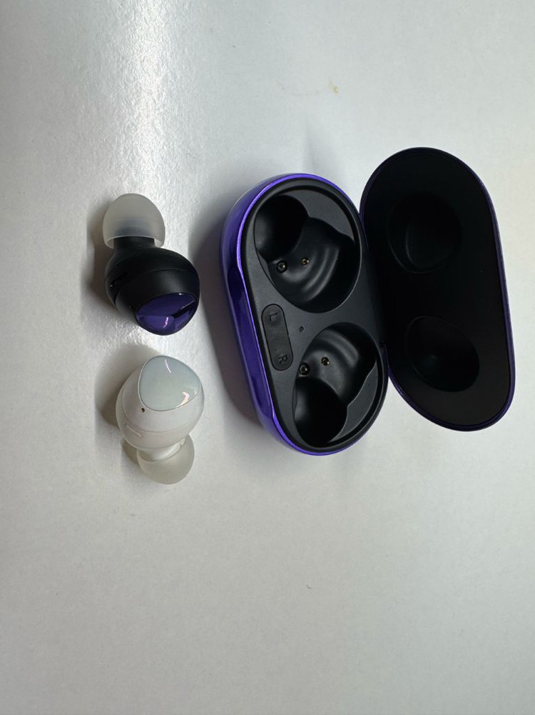 버즈플러스 BTS 이미지