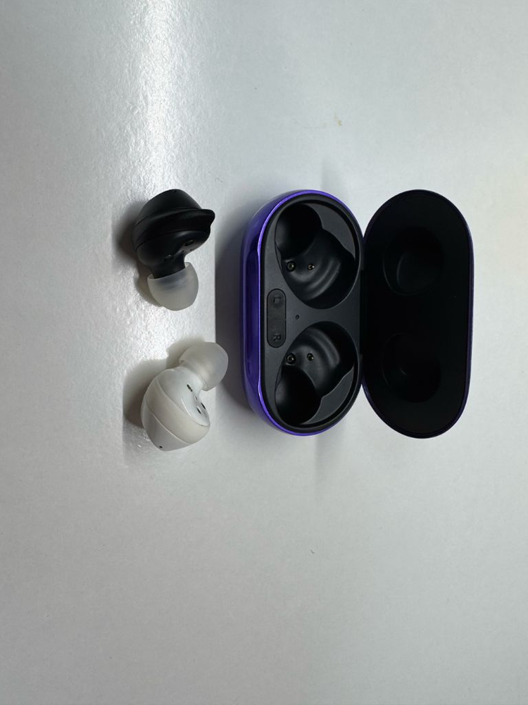 버즈플러스 BTS 이미지