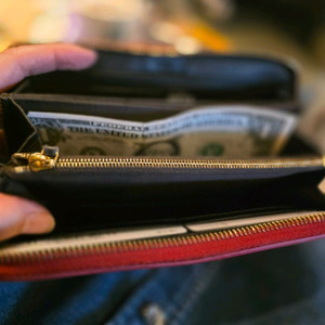 펜디(FENDI) 정품 장지갑 / 스트라이프 패턴