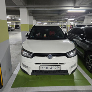 쌍용 티볼리 17년식 22만 km 상태좋습니다.